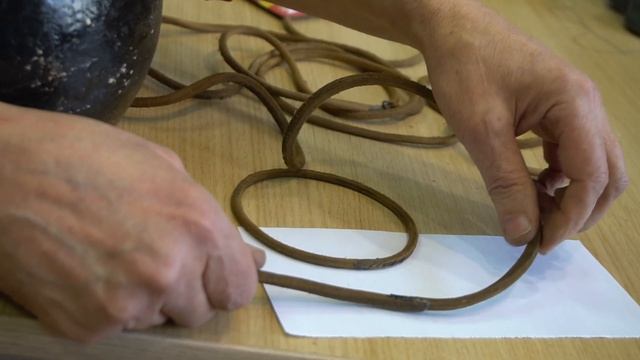 Между Молотом и Наковальней смотреть онлайн
