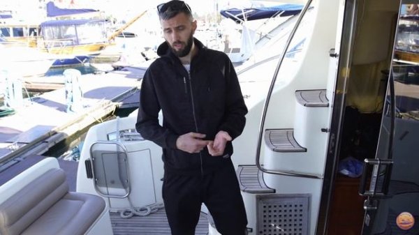 NaVode Azimut 39 Очень маленький флайбридж