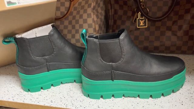 UGG Merina Platform Waterproof Leather Shoe Boot Black/Emerald Green- Quick Peek & First Impression смотреть онлайн
