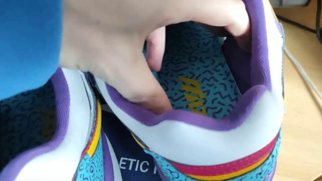 Mizuno Sky Medal Fresh 90's colorblock смотреть онлайн