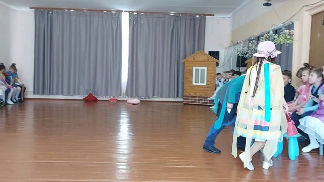 Любимые мамы и бабушки!!! С международным женским днём!!! смотреть онлайн