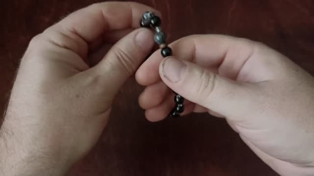 Браслет с камнями. Браслет черный агат. смотреть онлайн