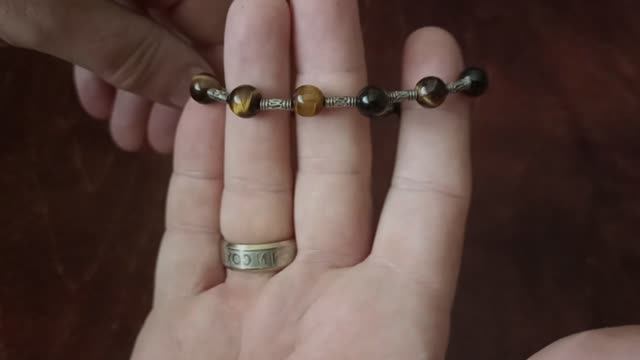 Браслет с камнем тигровый глаз. смотреть онлайн