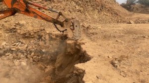 Строительство, дробление щебёнки