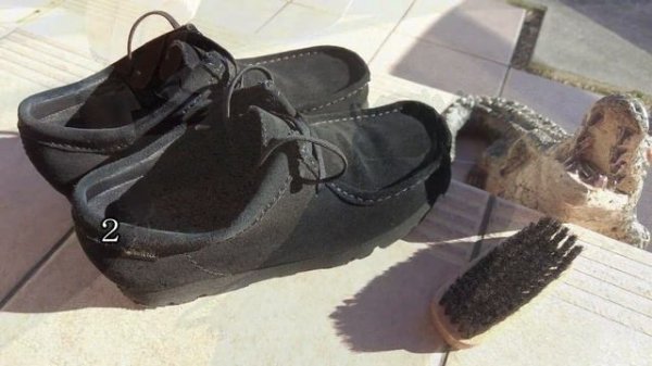 【超簡単クラークス手入れ】永久定番名品ワラビー『防水アップデート』　スエード靴磨き簡単美しい輝き。撥水スプレーで強力防水効果そしてツヤ消し綺麗　#clarks　＃クラークス　＃ワラビー　#靴磨き