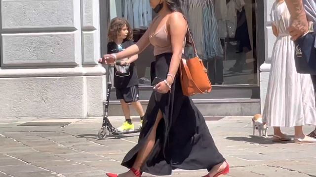 what everyone is wearing in Italy смотреть онлайн