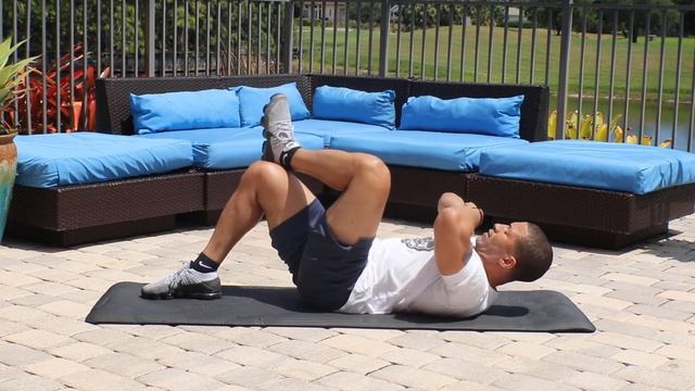 Body weight circuit - regular to modified push ups, 4-way crossed arm crunch, and mountain climbers смотреть онлайн