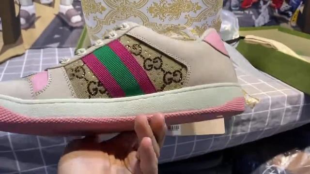 Womens Gucci Screener Sneaker Pink with Crystals смотреть онлайн