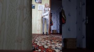 Сестра ходит на каблуках