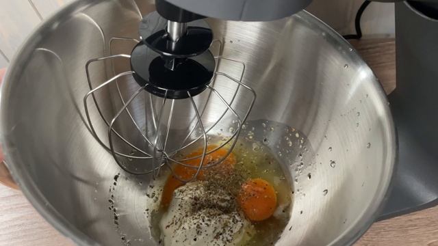 Обзор: Кухонная машина REDMOND FM615