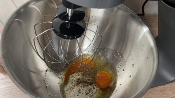 Обзор: Кухонная машина REDMOND FM615