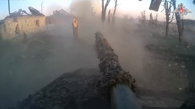 ⚡️СВО 18+ Танкисты хоронят украинских боевиков под развалинами зданий смотреть онлайн