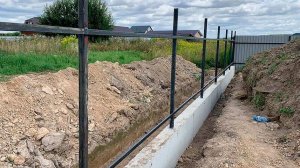 КАК КОПАТЬ ТРАНШЕЮ ПОД ФУНДАМЕНТ ЗАБОРА!!!!!!