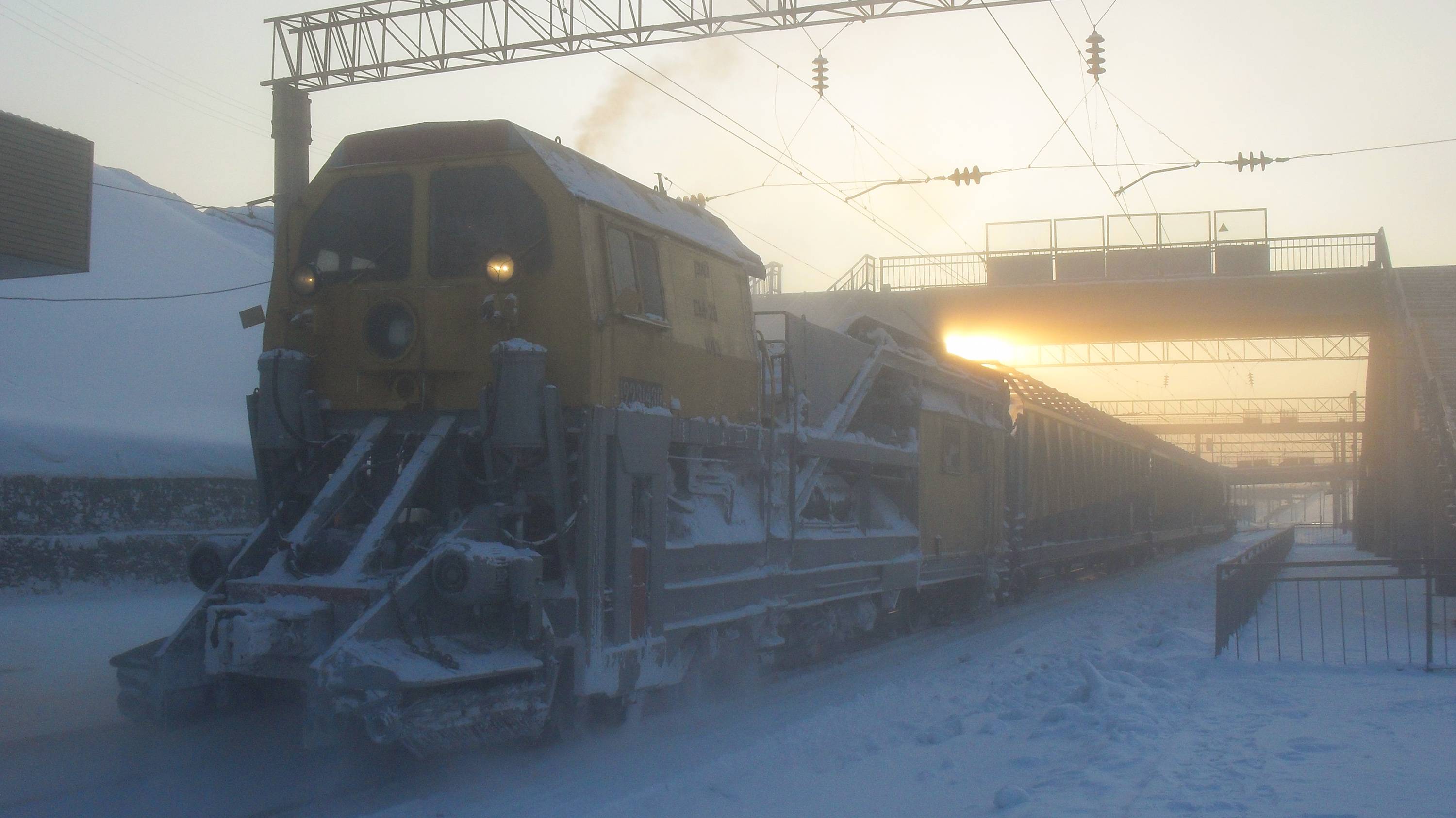 Снегоуборочный поезд СМ-2Б-1143. Уборка снега на 226 км.