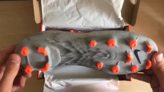 Распаковка товара в наличии ( Бутсы Nike Vapor 12 Academy FG/MG AH7375-408) смотреть онлайн