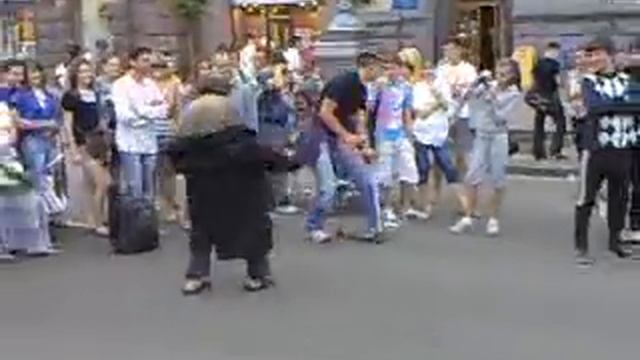 на Хрещатика бомж смотреть онлайн