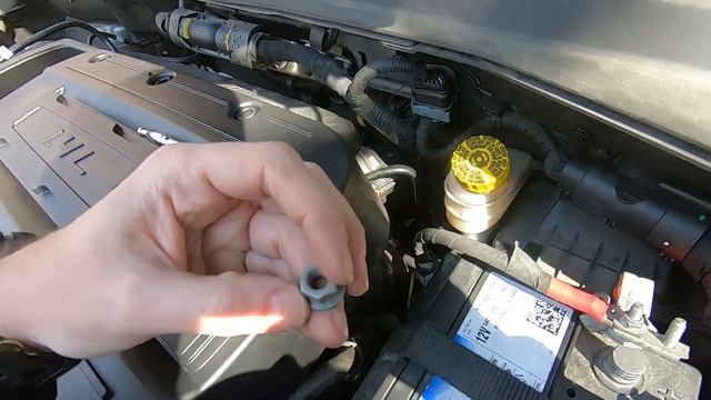 How to remove replace Battery in Jeep Renegade 2014-2019 смотреть онлайн