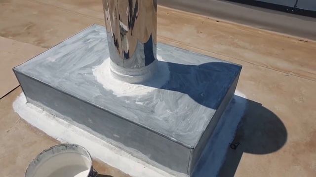 Применение Броня АкваБлок Эксперт на соединительных швах дымохода и крыши частного дома смотреть онлайн