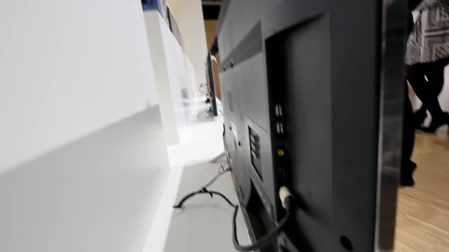 Panasonic Viera CX400 Hands On [4K] смотреть онлайн