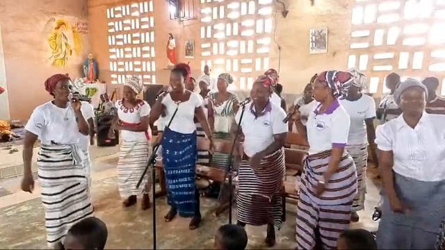 CHORALE SAINT PIERRE DE SAINT JEROME DE BIANOUA TF MESSE DU DIMANCHE 06 Fevrier 22 KETESSO смотреть онлайн