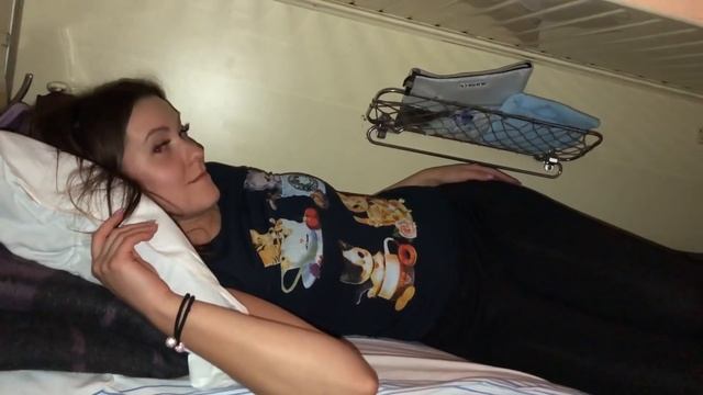 НОЧЬЮ В ПЛАЦКАРТЕ НЕ СПИМ ДО УТРА смотреть онлайн