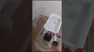 Аккумуляторный безвоздушный аппарат