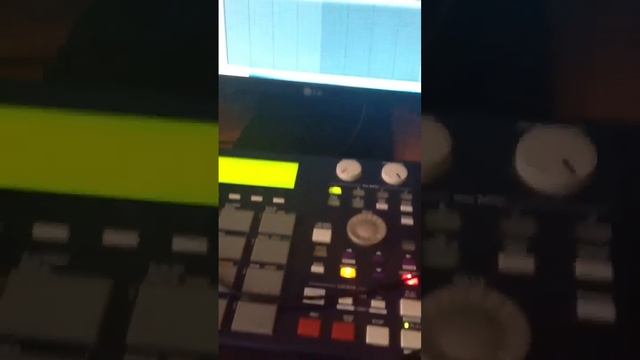 Umbrella MC Beats on Akai MPC 1000 бит на акаи мпц 1000 смотреть онлайн