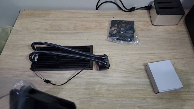 ID-Cooling FrostFlow X 240 Lite | Unboxing & Quick Test смотреть онлайн