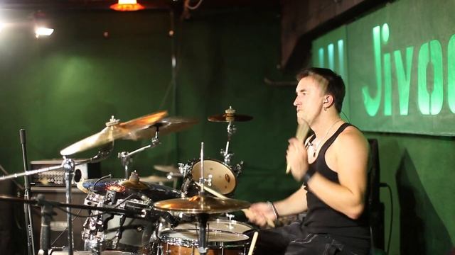 Tim Ivanov stick tricks playing for Znaki band at Jivoe TV (drummer cam)