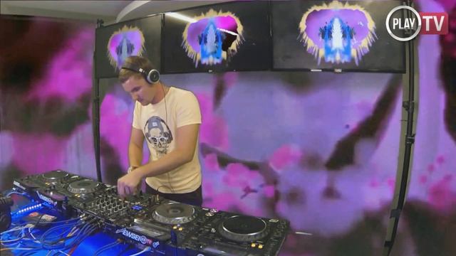 SOVGRAY - Live @ PLAY TV 12.09.2018 смотреть онлайн