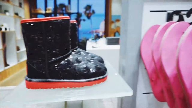 The only UGG store in Dubai (MOE) смотреть онлайн