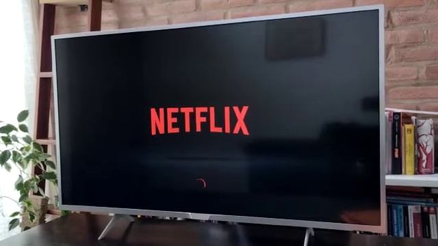TV Philips Smart Full HD 43'' смотреть онлайн