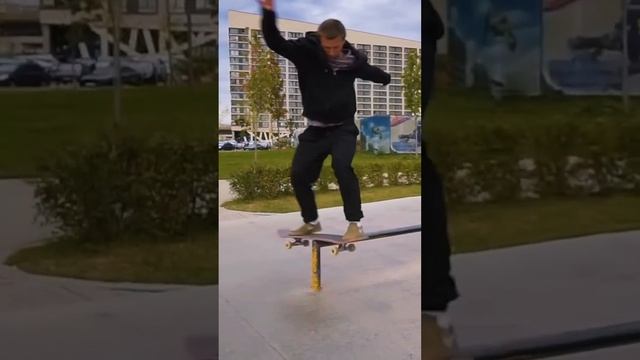 ЭТО СКЕЙТБОРД АЛФАВИТ ТРЮКОВ ‼️ #скейтборд #скейт #а4 #skateboarding #шортс #shorts #юмор #приколы смотреть онлайн