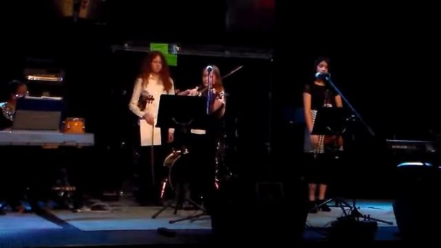 Music Authority - A Night at the Theater - Three Violinists смотреть онлайн