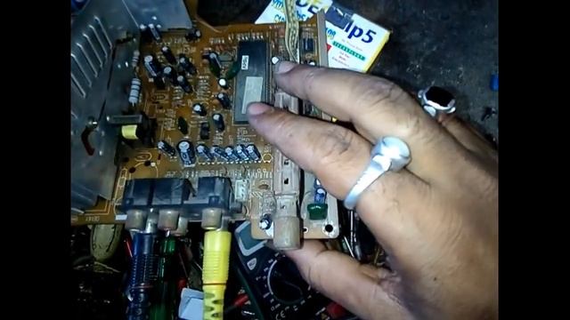 Blue Rectres line in crt TV. смотреть онлайн