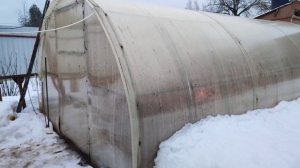 Зимний курятник из теплицы. 3 год эксплуатации.