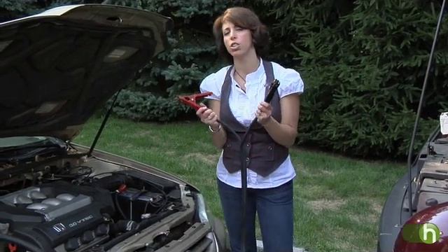 How to jump start a car - Jump starting a car battery смотреть онлайн