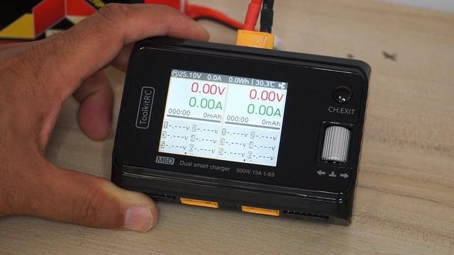 ToolkitRC M6D 500W Dual Battery Smart Lipo Battery Charger смотреть онлайн