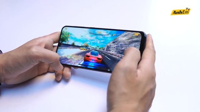 iPHONE 7 VS GALAXY A50: 7 TRIỆU MUA GÌ??? смотреть онлайн