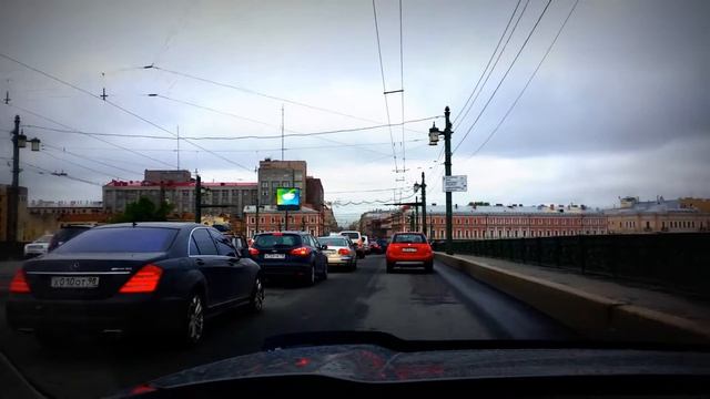 Ролик НМЭК на экране у Литейного моста смотреть онлайн