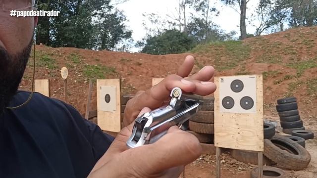 Atirando com uma Beretta 950, calibre 6,35 mm/.25 ACP смотреть онлайн