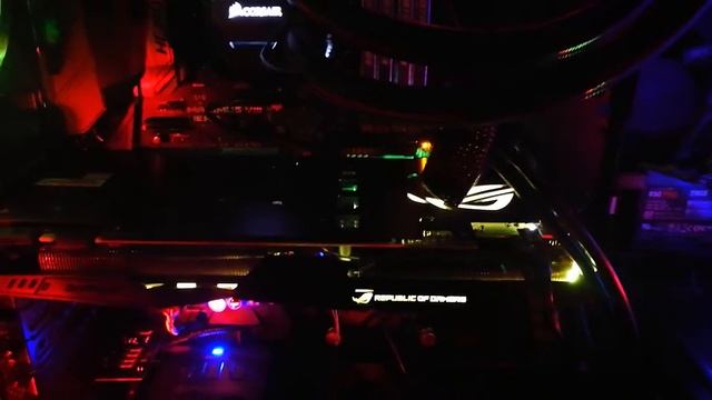 High End Gamer PC mit Thermaltake Riing 12 LED RG смотреть онлайн