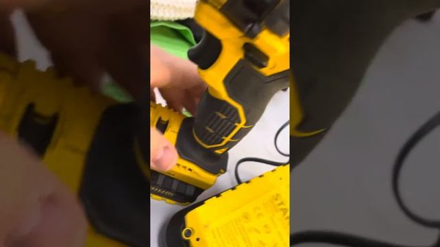 Stanley SCD20 смотреть онлайн