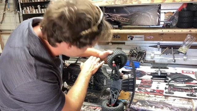 Arrma Kraton 6s EXB VS Arrma Mojave 6s EXB! смотреть онлайн