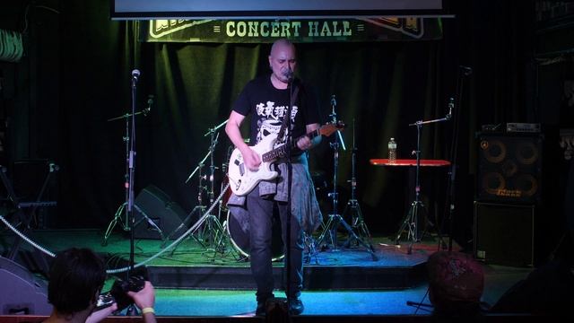 Один. Сергей Паращук (Н.Э.П.)