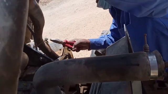 Caterpillar 424D Backhoe Loader#radiator Tank Leackage And Turbocharger How To Removed