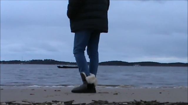 Black Ugg Bailey Button Bomber near the sea смотреть онлайн