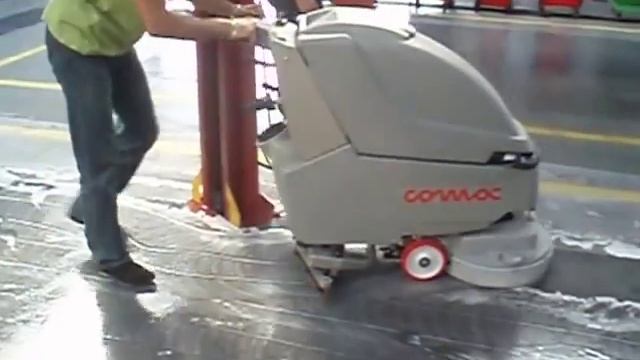 Pokaz COMAC SIMPLA 45 Phong 0935049305 Máy chà sàn Comac смотреть онлайн