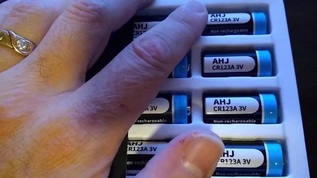 CR123A Lithium Batteries, 16 Pack 3V 1600mAh CR123 CR17345 Battery Review смотреть онлайн