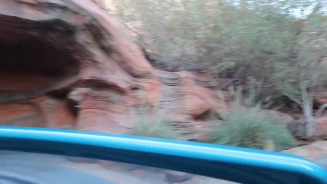 Radiator Springs Racers | Full queue and ride | Disneyland - Cars Land смотреть онлайн
